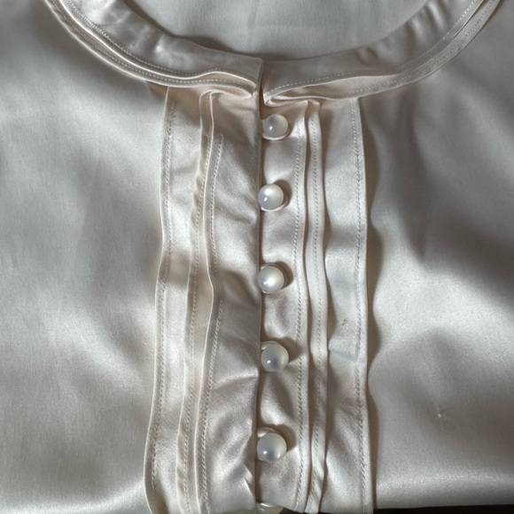 TALBOTS satiny creamy sleeveless blouse, size Petite 10 - Picture 5 of 7